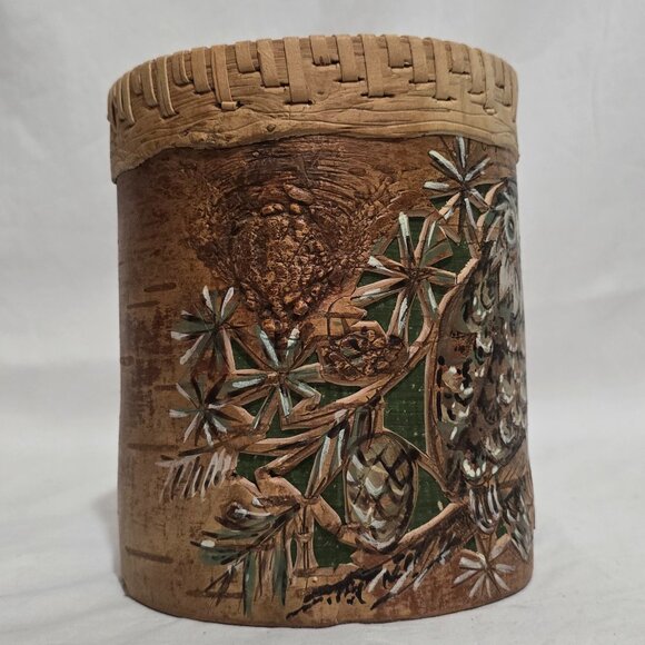 Birch Bark Carved and Hand Painted Signed Storage Container - Owls 6 1/4" 7 5/8" - Picture 5 of 8